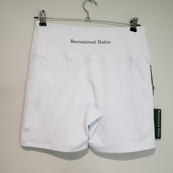 Recreational Habits White Mini Biker Shorts Size Medium - Picture 5 of 14